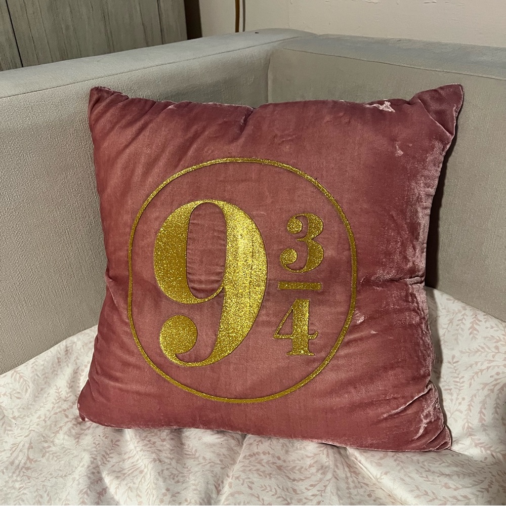 Pottery Barn Teen Harry Potter Platform 9 3/4 Mauve & Gold Velvet Throw Pillow